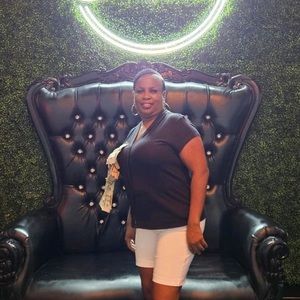 Meet your Posher, Pamela